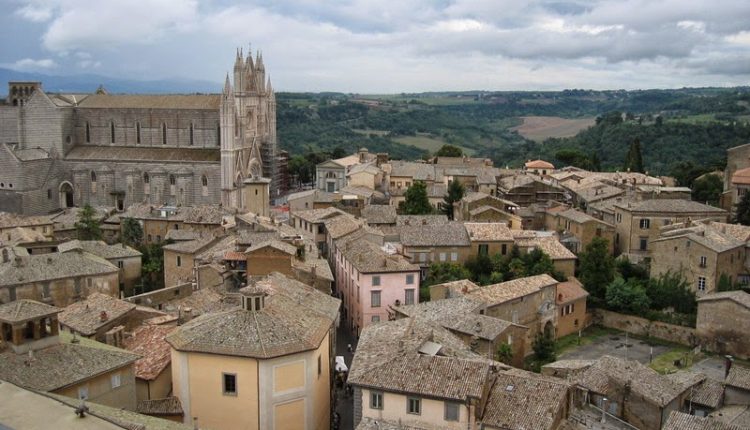 নতুন পিরামিডের সন্ধানে