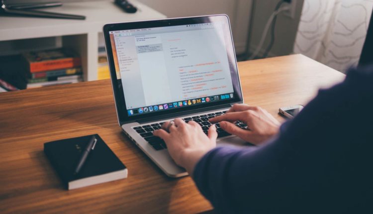 ফিচার রাইটার