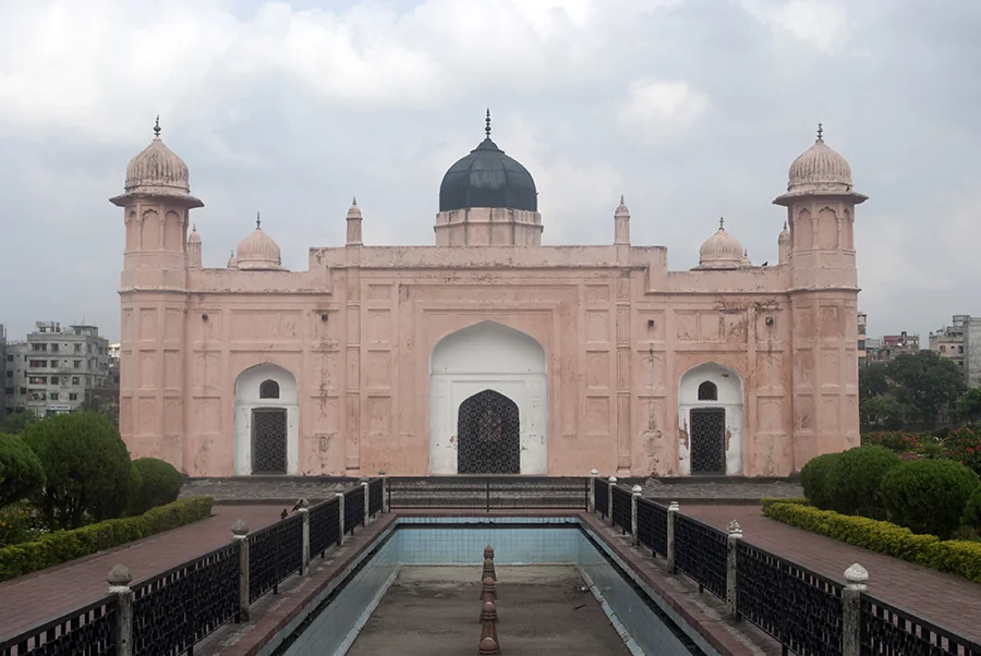 ঢাকার ঐতিহাসিক লালবাগ দুর্গ ও মোগল প্রশাসন